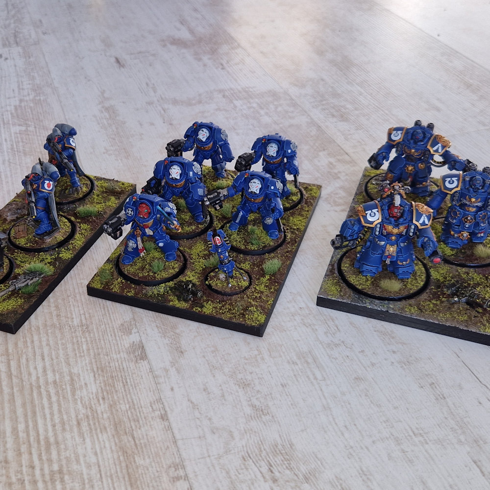 Einheiten auf ihren Baseplates